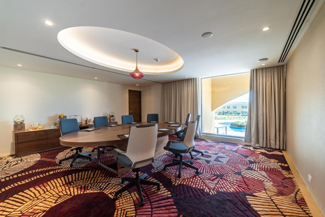 Hawthorn Suites By Wyndham Dwarka Exterior photo