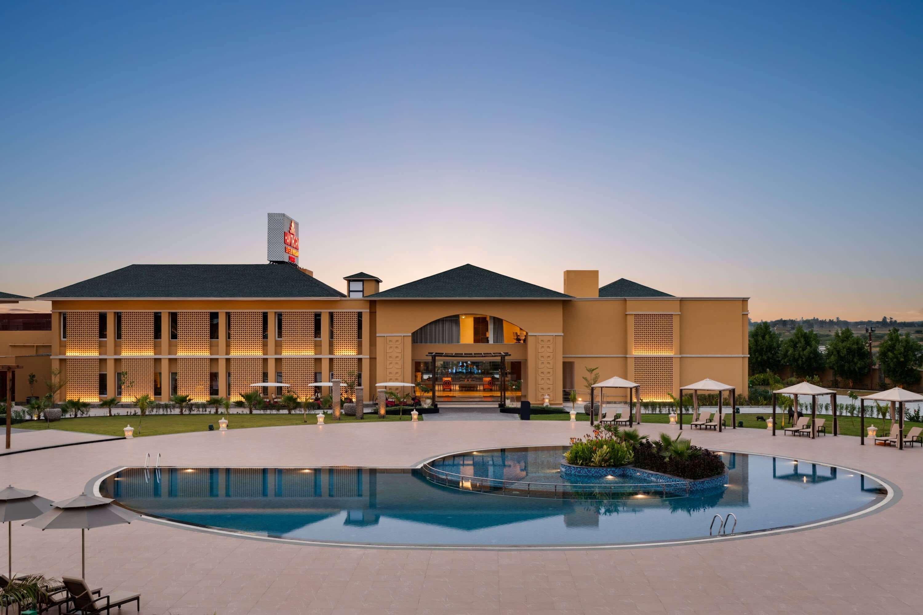 Hawthorn Suites By Wyndham Dwarka Exterior photo